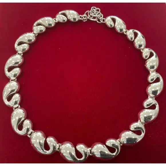 Monet Silver Necklace - Picture 2 of 6